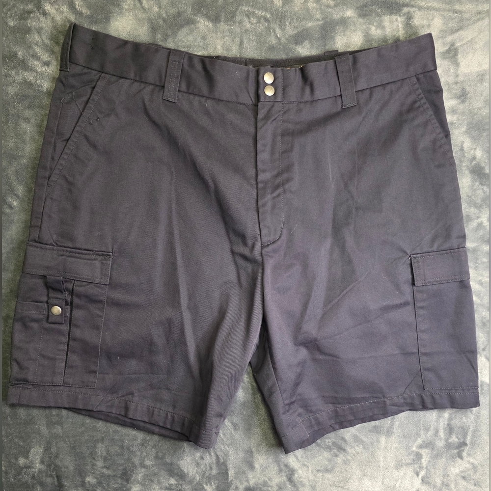 Propper Black Cargo Shorts with Belt Loops and Knee-Length Design
